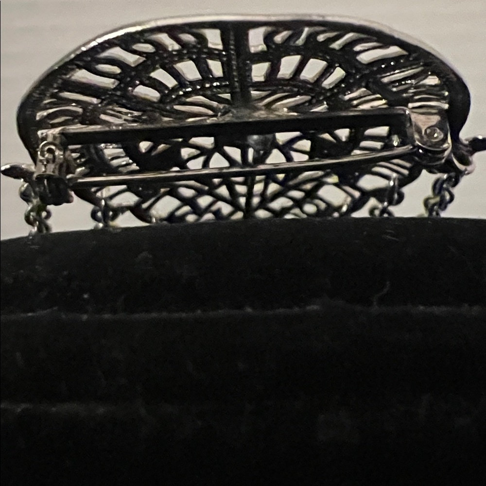 Elegant Silver Chain Tie Brooch Necklace Approximately 12” Long - Picture 8 of 9